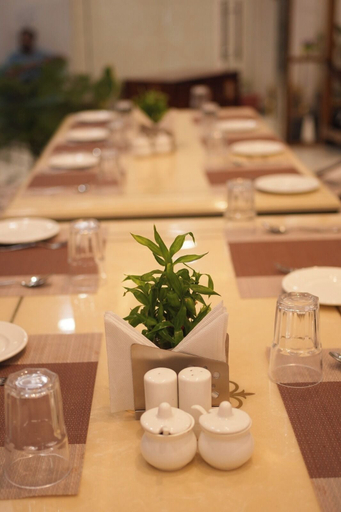 Food & Drinks, Hotel Govind Residency, Mathura