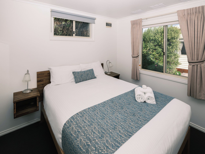 Bedroom 4, BIG4 Middleton Beach Holiday Park, Albany