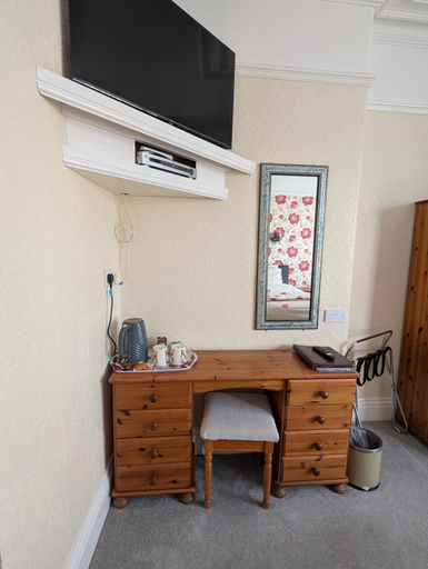 Others 5, Del-Mar Bed & Breakfast, Conwy