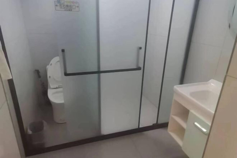 Bathroom, Qiu Beidouya Hotel, Wenshan Zhuang and Miao