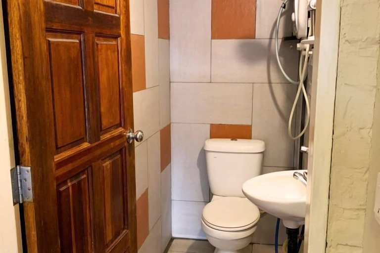 Bathroom 3, AE Semporna Guesthouse, Semporna