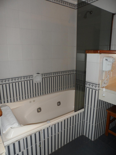 Bathroom 3, Rupu Pehuen Resort, Bariloche