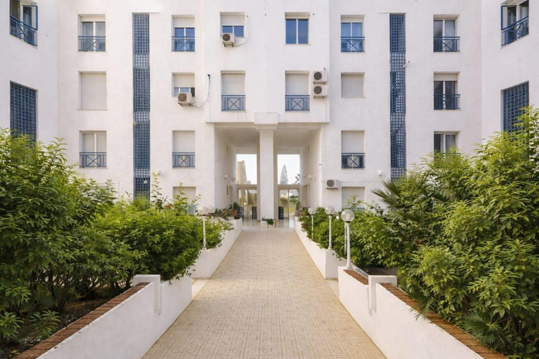 Others 2, Lovely 1-Bed Apartment in lac1 Tunis
