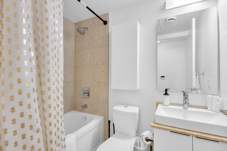 Bathroom 2, The York Suites in Downtown Toronto, Toronto