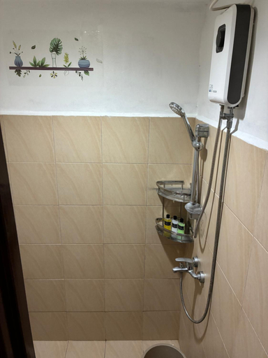 Bathroom 3, Bayanihan flats Cozy Studio Near Mactan Airport, Lapu-Lapu City