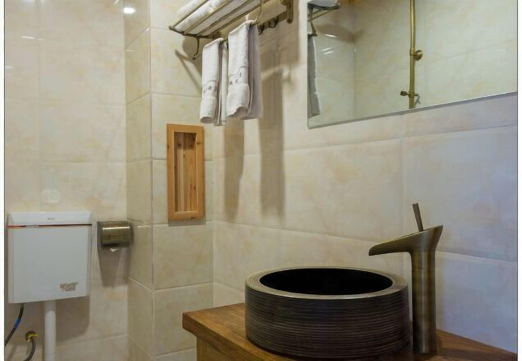 Bathroom 4, Dating Inn, Pu'er