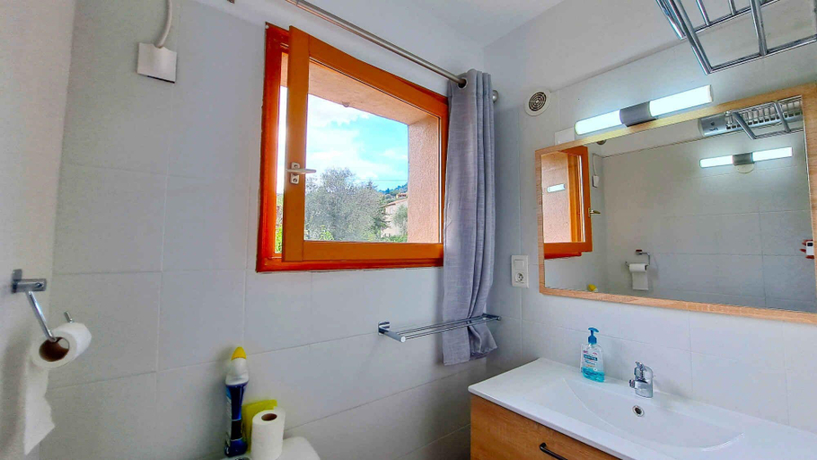 Bathroom, La Maison du Paysan - Locations-06, Alpes-Maritimes