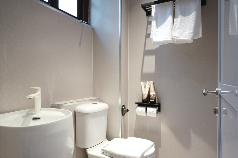 Bathroom 5, Asphodel Inn - Newly Renovated, Singapura