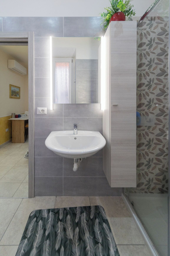 Bathroom 5, Guest House Margherita Caserta, Caserta
