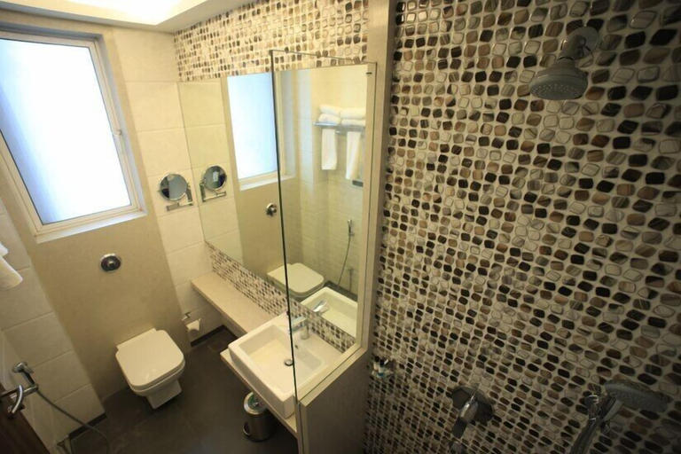 Bathroom, The Byke Laxmi Resort, Raigarh