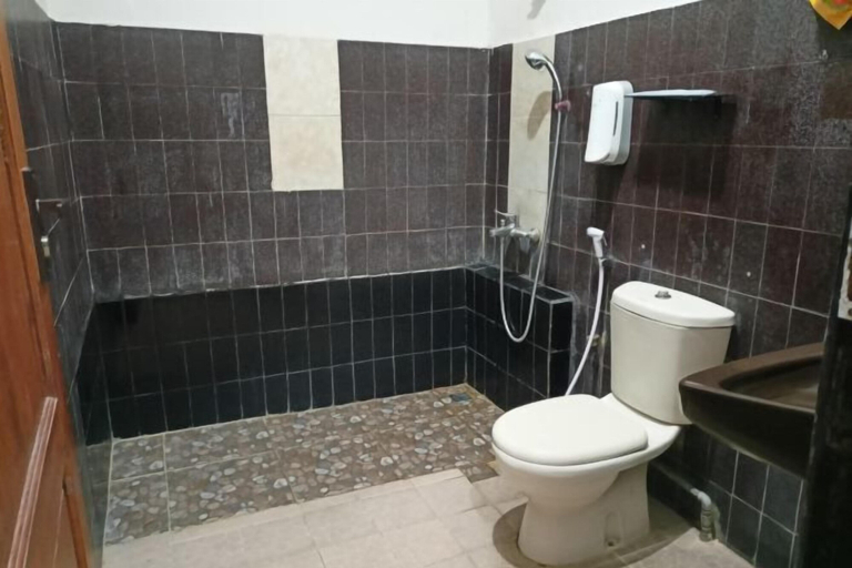 Bathroom 5, Borobudur Hotel Jogja, Sleman