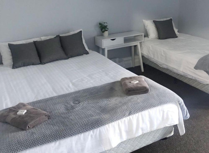 Bedroom, white hart hotel murrurundi, Upper Hunter Shire