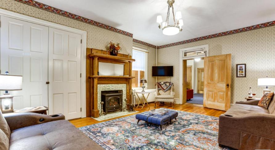 Others 4, Watson Estate BnB & Deer Creek Winery, Fayette