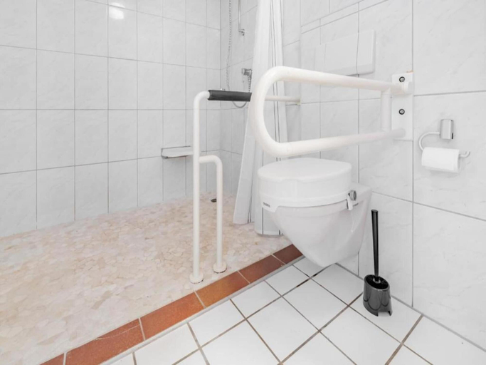 Bathroom 5, Belvilla Heiderhof in Rheinischen Westerwald, Altenkirchen (Westerwald)