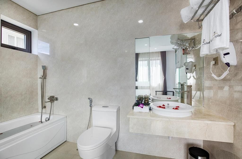 Bathroom 5, Dung Nam Hotel , Da Nang
