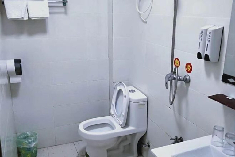 Bathroom 3, Huashu Theme Inn, Shangrao