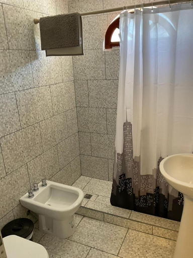 Bathroom 4, Hotel El Viejo Bar, Lago Buenos Aires