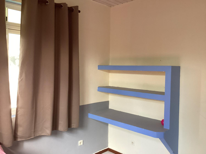 Others 4, Chambre chez Kim