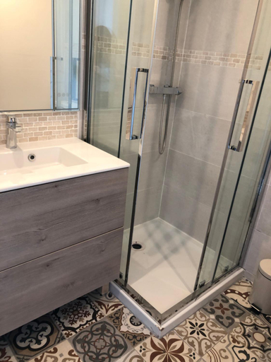 Bathroom 4, Cap d'Antibes 50m from the beach 3 bedrooms/Pool, Alpes-Maritimes