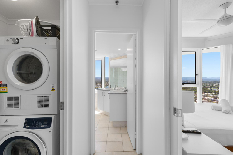 Bathroom 2, Second 2nd Avenue Apartment with Ocean Views, Gold Coast