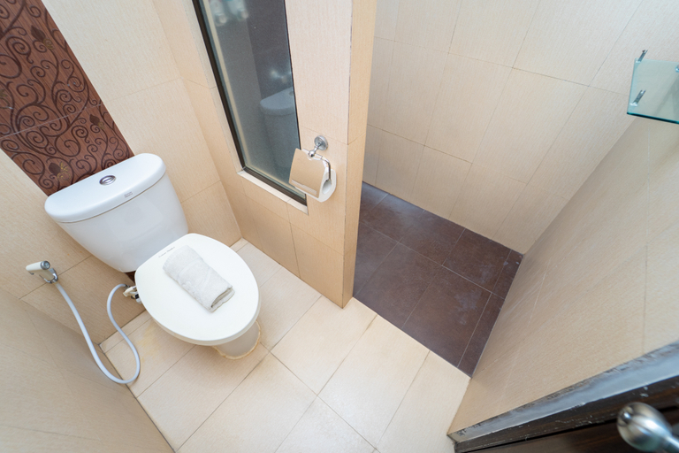 Bathroom 5, D Ajenk Boutique Villa By BHATARA, Sleman