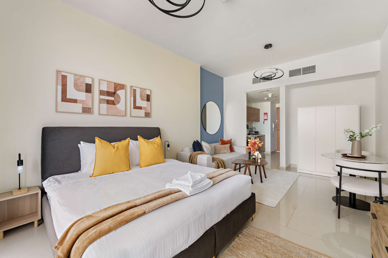 Room 2, Silkhaus Holiday Studio Stay in Julphar Tower, Abu Dhabi City