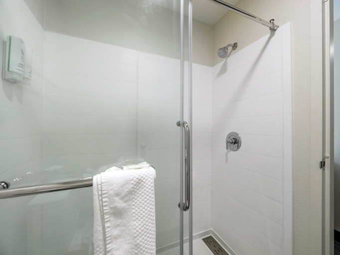 Bathroom 4, Sleep Inn Chambersburg, Franklin