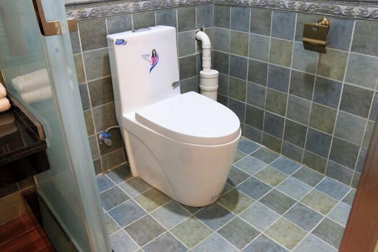Bathroom 3, Congcong Nanian Memories Inn, Luoyang