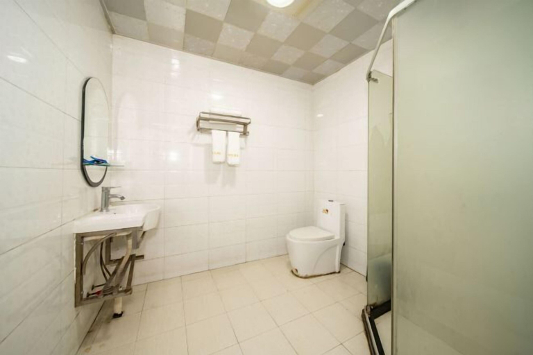 Bathroom 3, Yanyangtian Business Hotel, Yongzhou