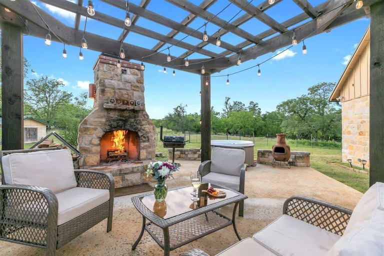 Primary image, Luxury Home With Fire Pit & Hill Country Views, Kendall