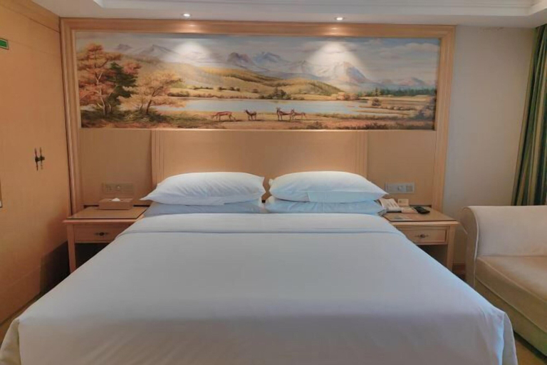 Bedroom 3, Vienna Hotel (Huidong Jilong), Huizhou