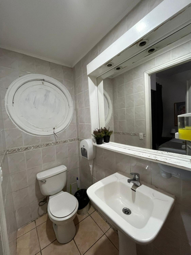 Bathroom 4, BBCasita-Bed and Breakfast-Hostel, Santiago
