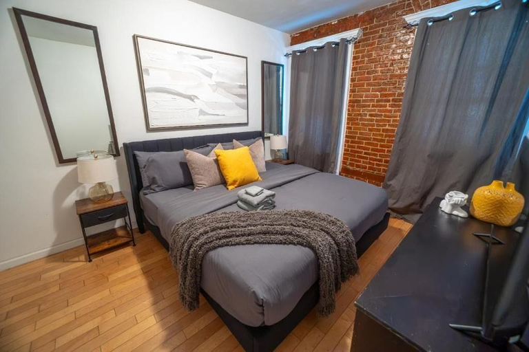Room 3, Harlem Manhattan Suites, New York