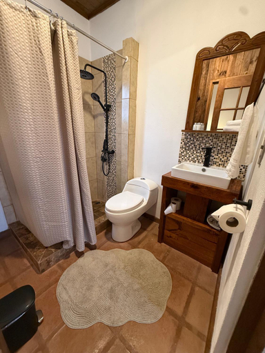 Bathroom 4, La Mirage Parador, San Antonio