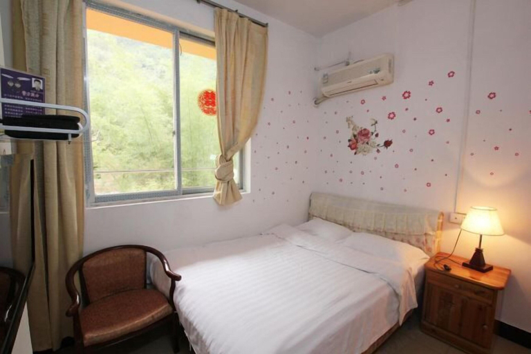 Bedroom 1, Yangshuo Culture House, Guilin