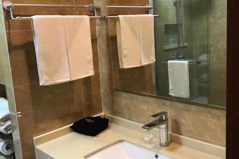 Bathroom 3, Hengshan International Business Hotel, Shanghai