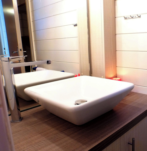 Bathroom 4, VVF Landes Moliets, Landes