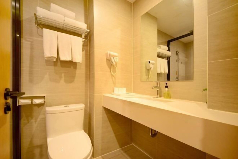 Bathroom 4, Yoke Hotel, Taiyuan