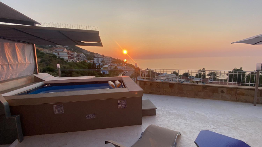 Others 2, Villa sul tramonto, Messina