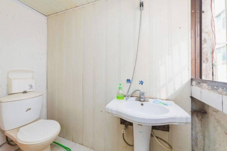 Bathroom 5, Yueqing Xinli Hotel, Wenzhou