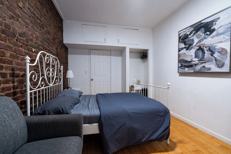 Room 5, Harlem Manhattan Suites, New York