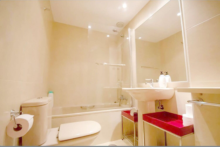 Bathroom 4, Samaniego, Madrid