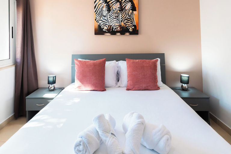 Room 4, Villa Delphi