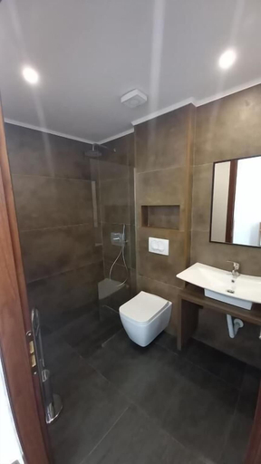 Bathroom 3, Vladimir Estate, Gjirokastrës