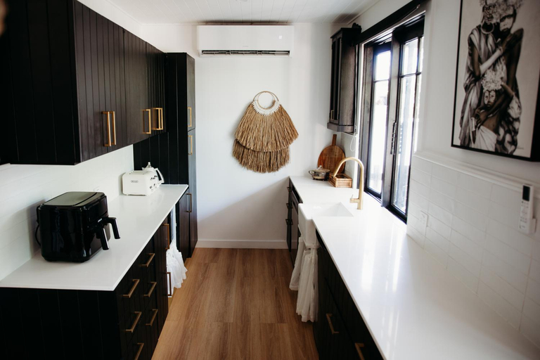 Bedroom, Ebony & Ivory Villa, Port Stephens