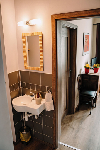 Bathroom 4, Willa tuŻur, Świecie
