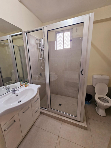 Bathroom 2, Aurora Mirage Apartments, Ba