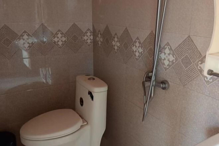 Bathroom 2, Sanjiang Yangjie Inn, Liuzhou