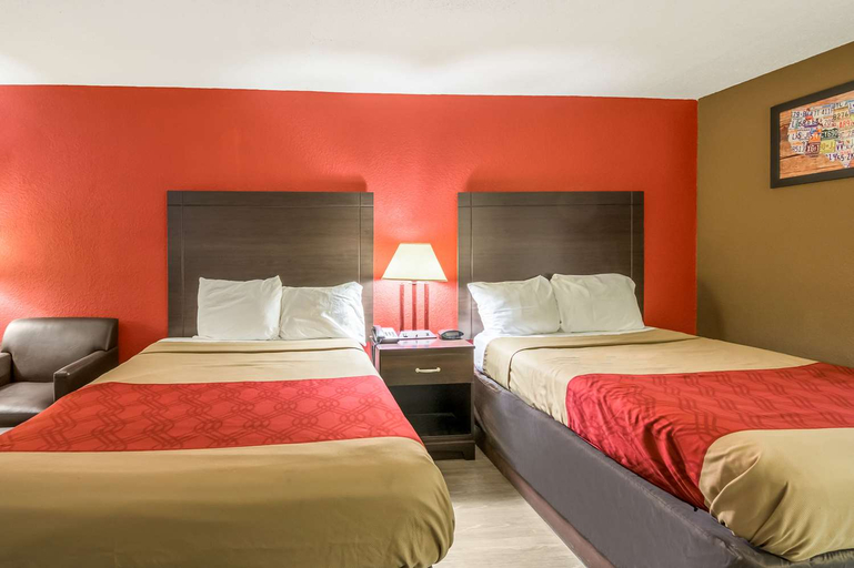 Bedroom 3, Econo Lodge Andalusia, AL, Covington