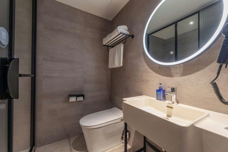 Bathroom 3, HanTing Hotel (Zhangjiagang Jingang RT-MART Branch), Suzhou